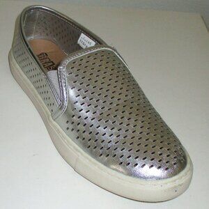 Brash Womens Silver Laser-cut Flat Loafer Shoe - Size 6M